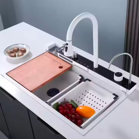 Fregadero de cascada con pantalla digital multifuncional